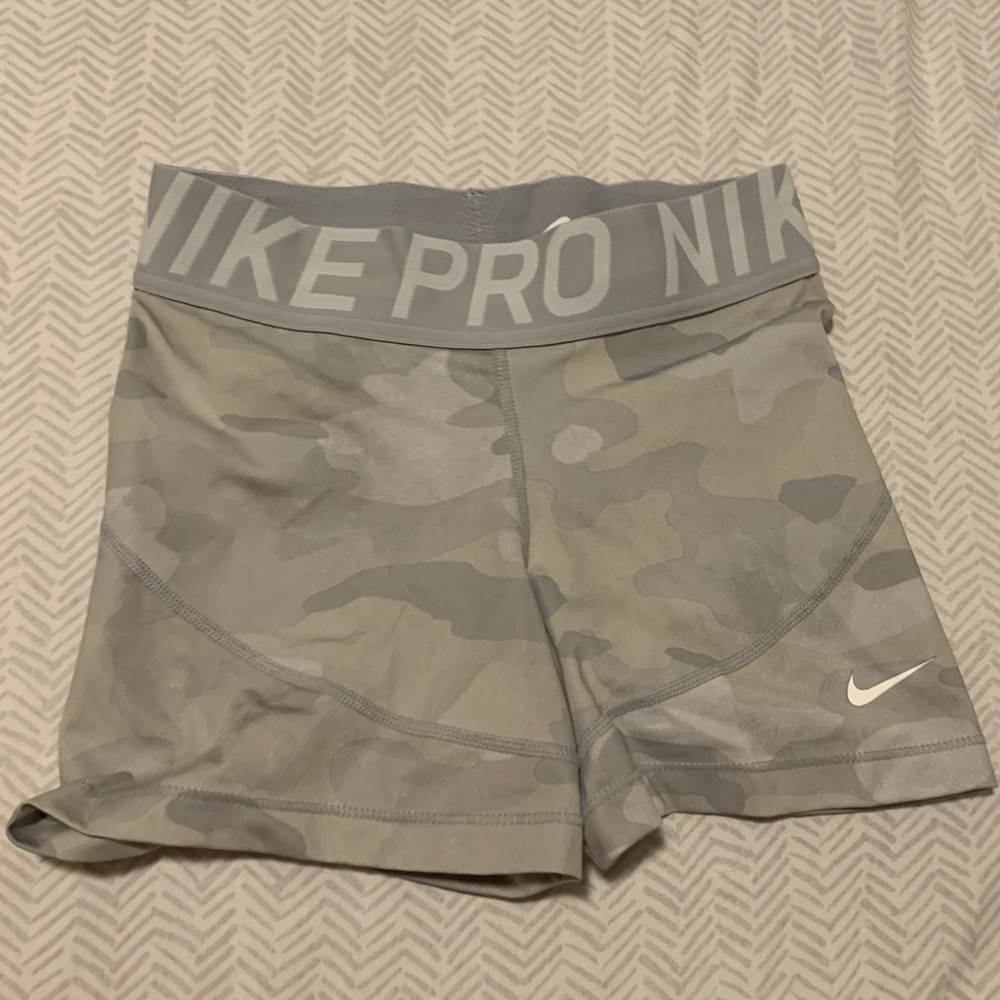grey camo Nike pros